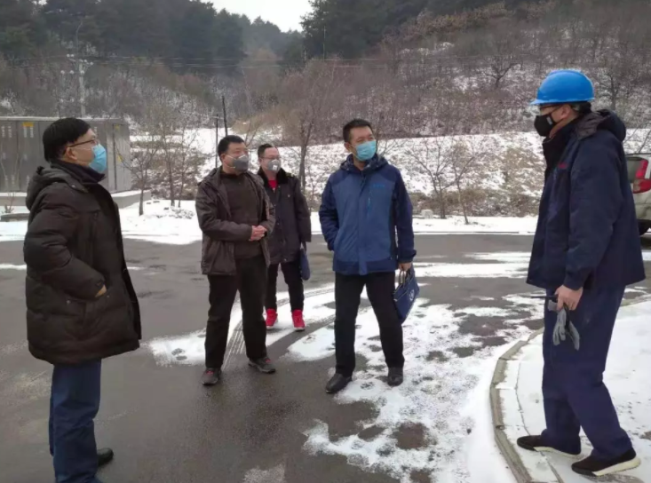 姜小林到溪湖區高新區隨機暗訪基層疫情防控措施落實情況