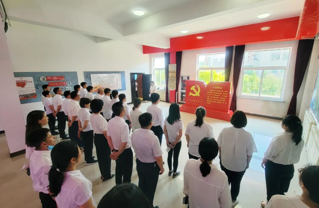 【慶祝中國共產黨成立100周年】本溪高新區機關黨委組織開展新黨員入黨宣誓和老黨員重溫誓詞活動