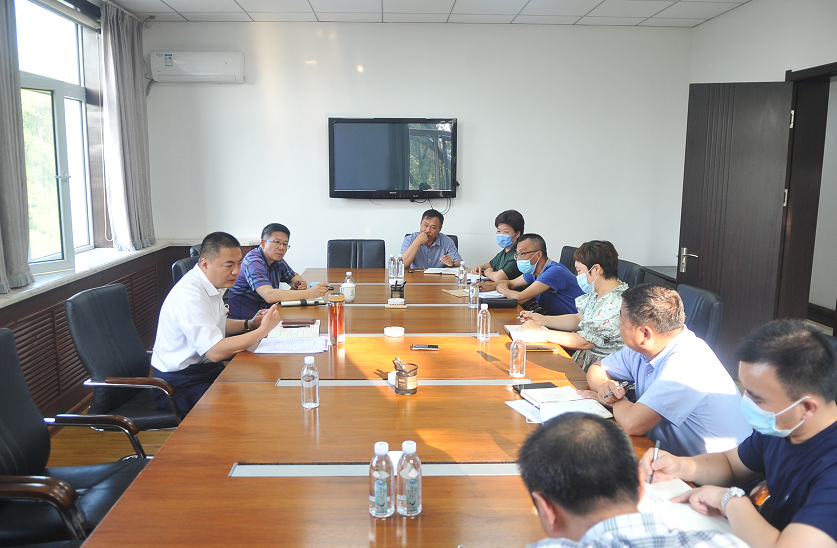 【疫情防控】本溪高新區黨工委副書記、管委會主任張宏斌主持召開新冠疫苗接種工作調度會