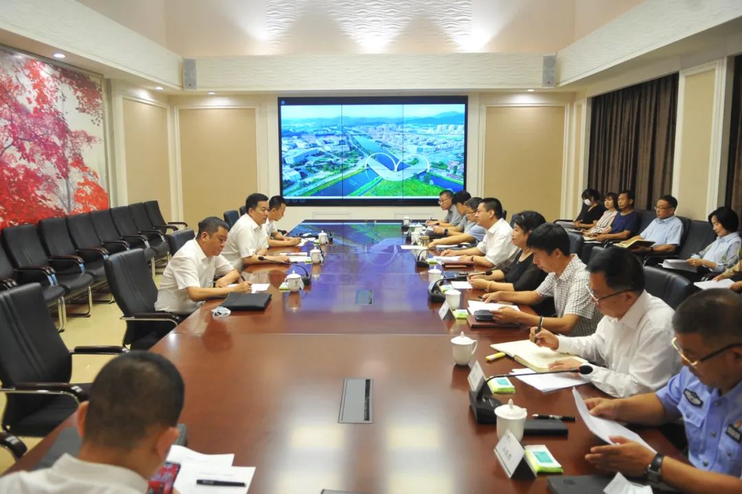 【藥都要聞】市委常委、市委秘書長何慶偉到高新區召開工作座談會并深入企業調研