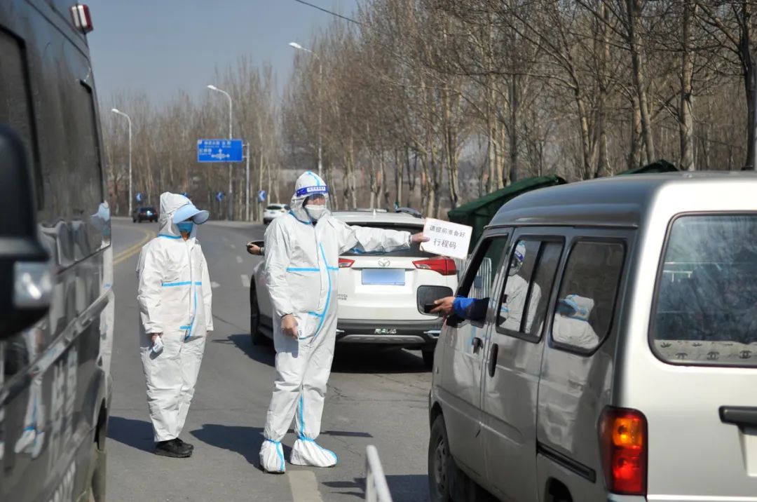 【疫情防控】站好崗 守好門 高新區織密交通服務疫情防護網