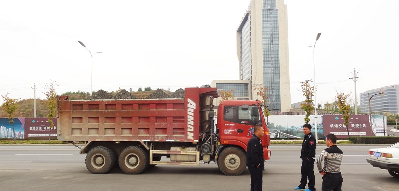 高新區集中開展道路遺撒專項整治工作