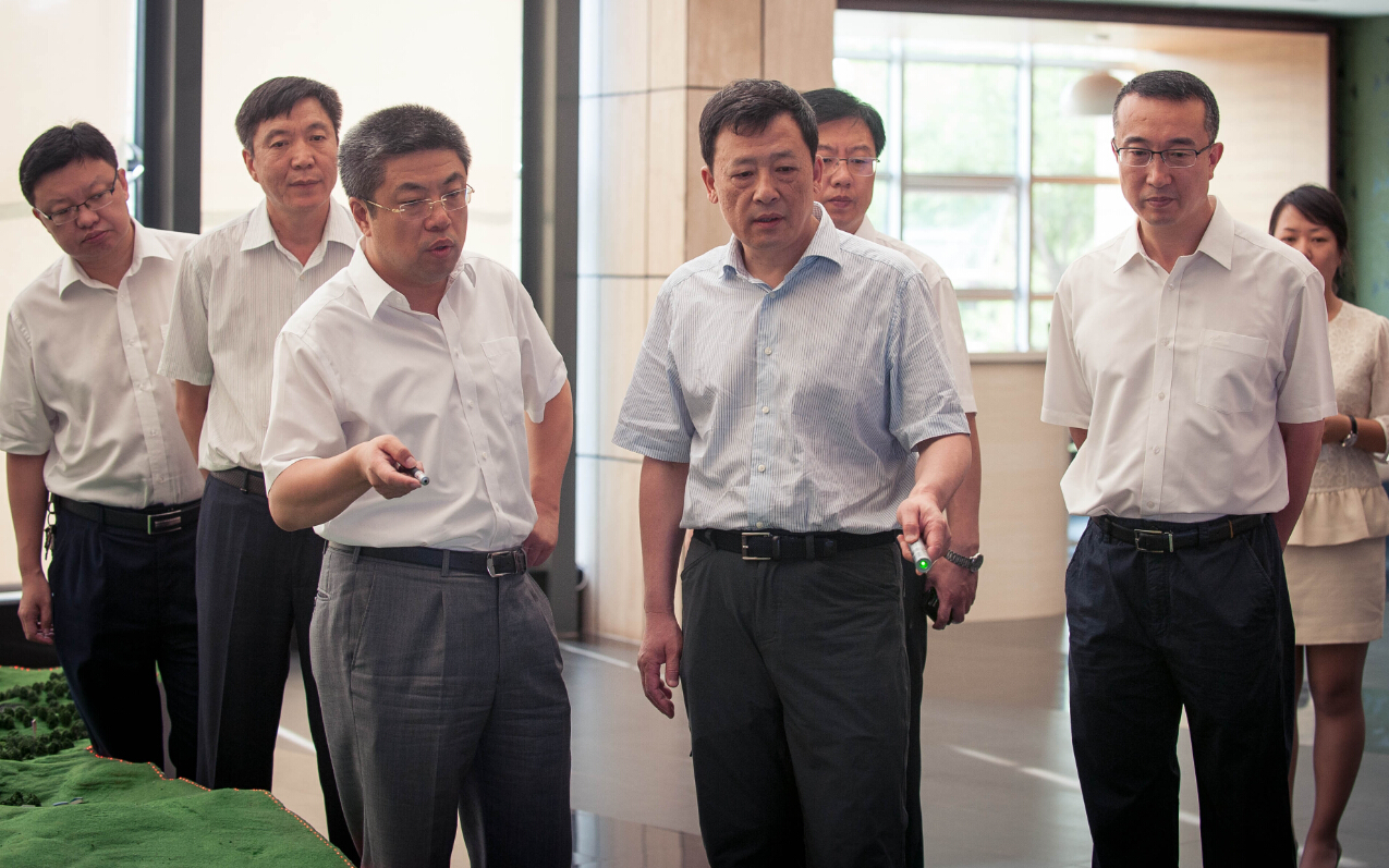 代市長崔楓林到高新區(qū)調(diào)研并要求 繼續(xù)全力加快中國藥都“規(guī)模化、國際化、城市化”進(jìn)程