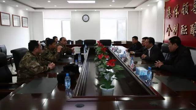 高新區(qū)管委會主要領導慰問65190部隊