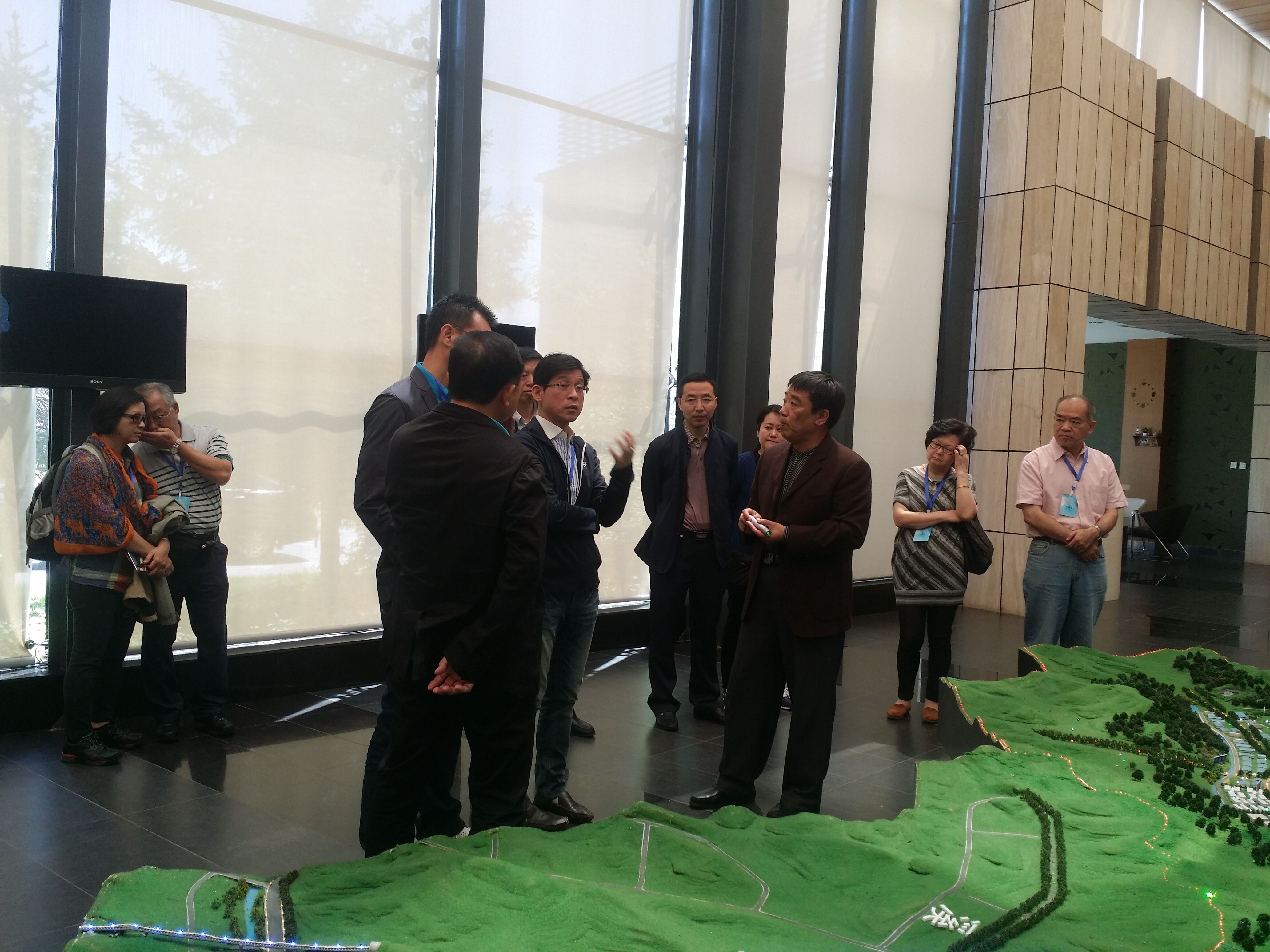 臺灣中華工商業(yè)聯(lián)合會一行考察中國藥都