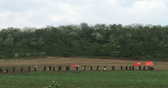 松木堡村黨員以實際行動學(xué)習(xí)毛豐美精神