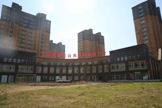 高新區行政服務中心門前廣場建設工程開工