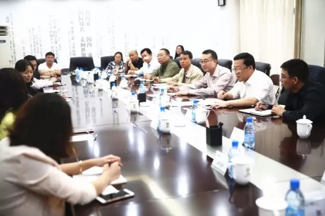 于海會見遼寧股權協會副會長王麗巖一行