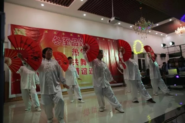 沈陽藥科大學與仁和社區聯合舉辦迎新晚會