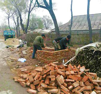 日月島辦事處農(nóng)村環(huán)境整治大家都動(dòng)手